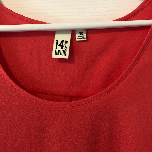 Red cap sleeve top - Picture 2 of 3